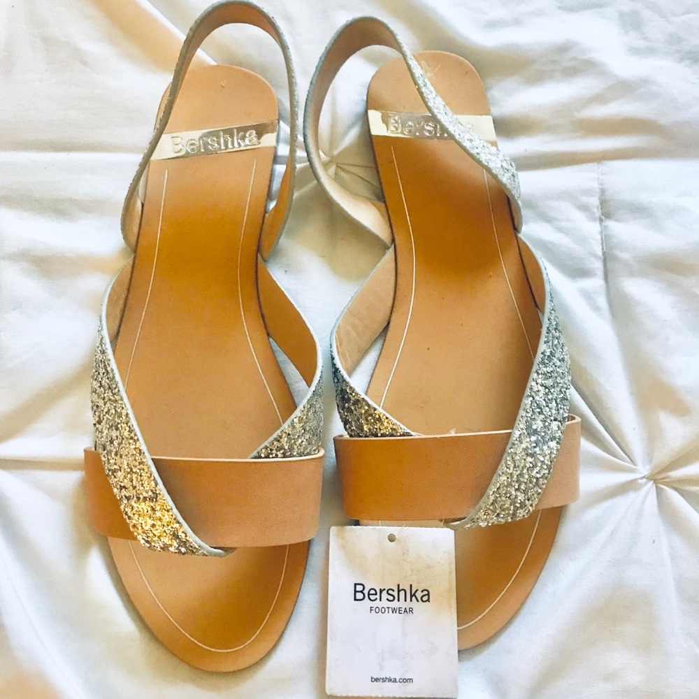 Bershka Women’s Flat Tan/Silver Sandals, NWT